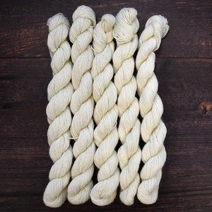 Type 49184M - Silver Sparkle Singles 4ply Mini - 25 x 20grm Hanks