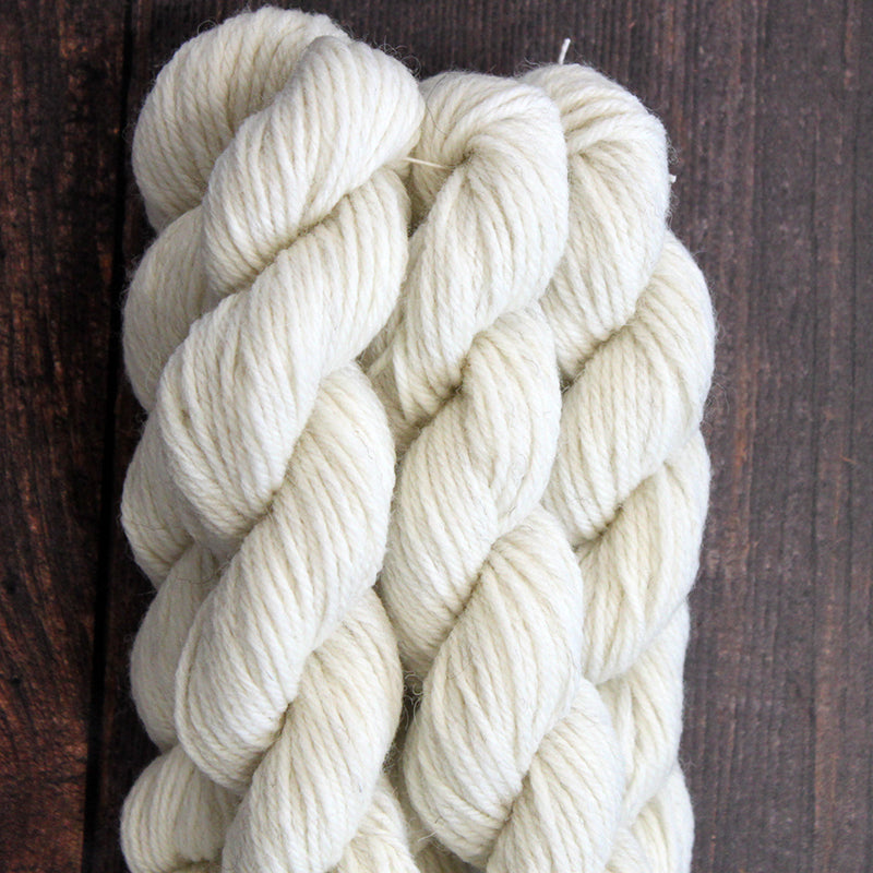 Type 49203M - Highland DK Minis - 25 x 20grm Hanks