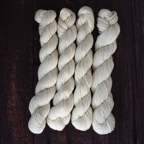 Type 49243M - Fine Organic DK Mini - 25 x 20grm Hanks